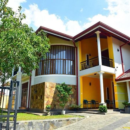 Bigcity Villa - Airport Transit Hotel Katunayaka Dış mekan fotoğraf